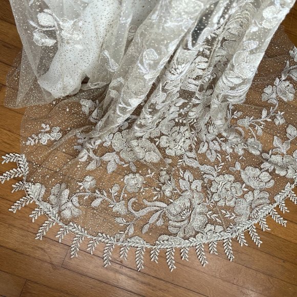 Vintage Wedding Dresses - Picture 4 of 8